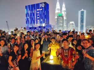 マレーシアの有名観光スポットを160人バス4台で楽しんできました!